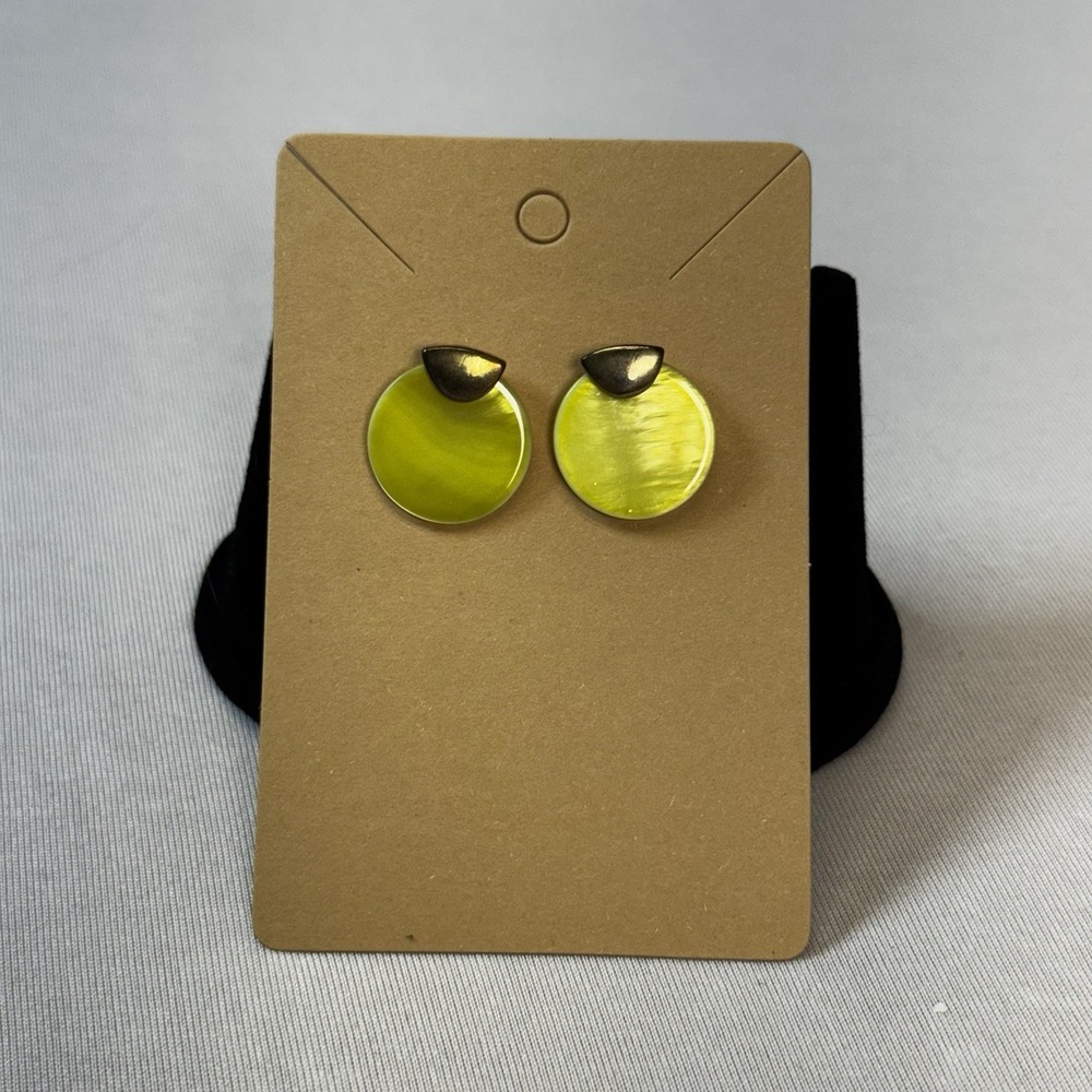 *VINTAGE* Lemon Yellow  Lucite Circle Disk Shaped Gold Tone‎ Geometric Dime Size